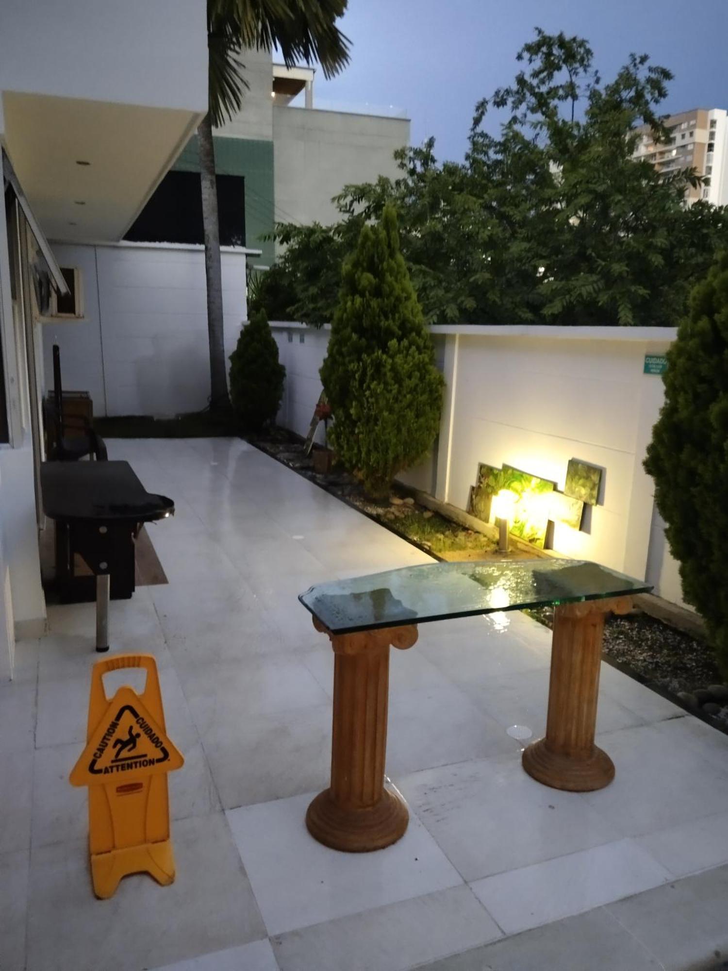 Hotel Premium House Floridablanca Esterno foto