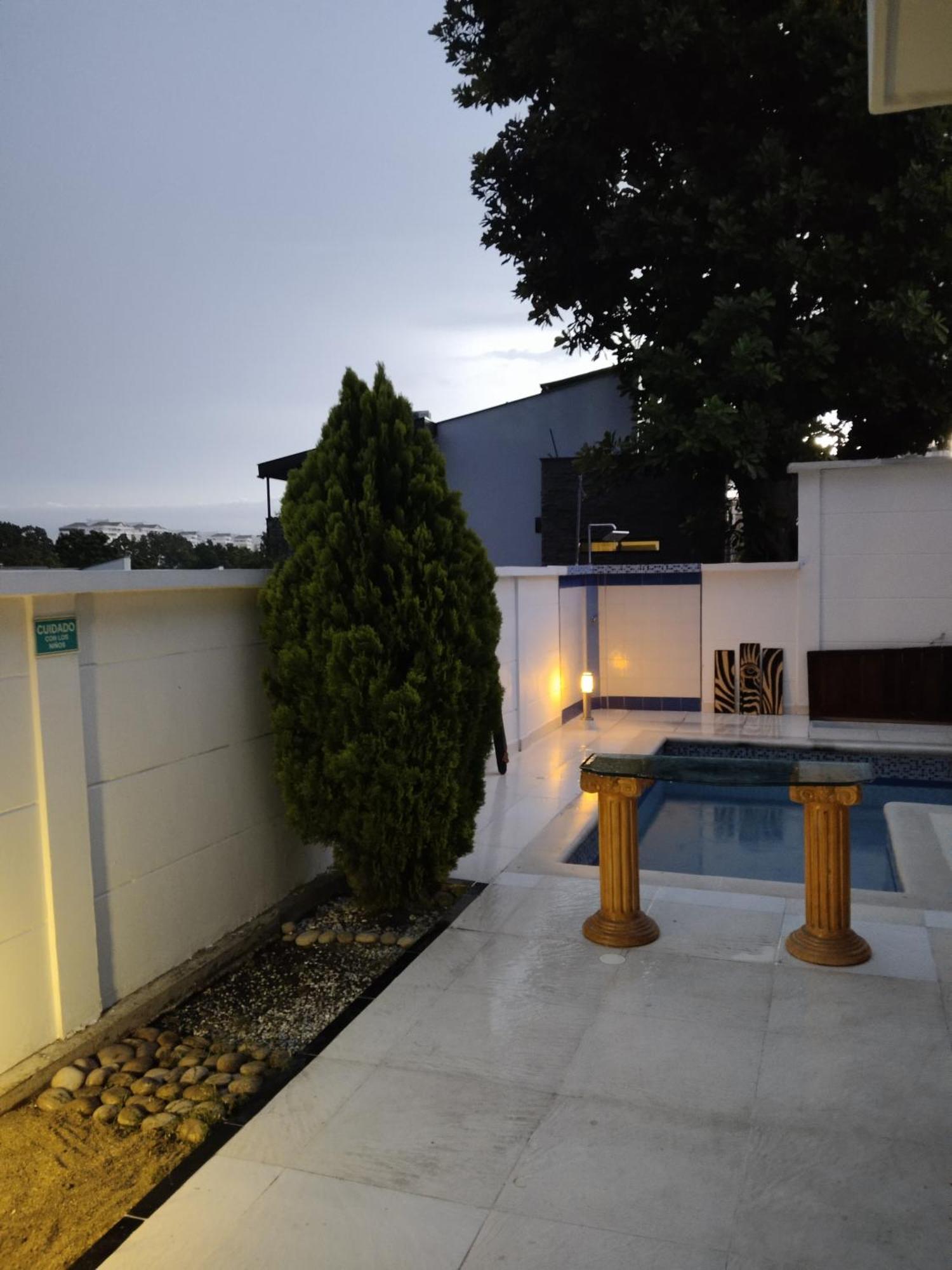 Hotel Premium House Floridablanca Esterno foto