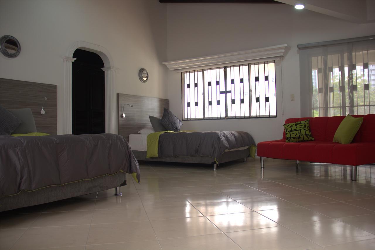 Hotel Premium House Floridablanca Esterno foto